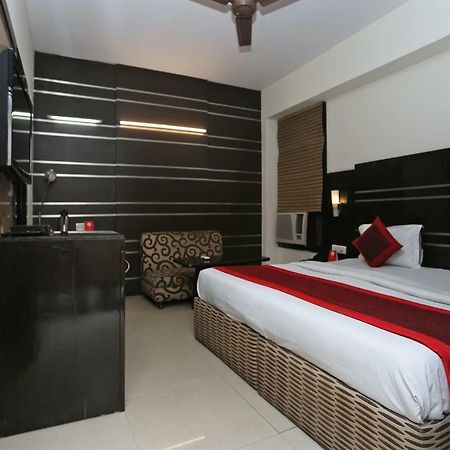 Oyo 13541 Otani Hotel 델리 외부 사진